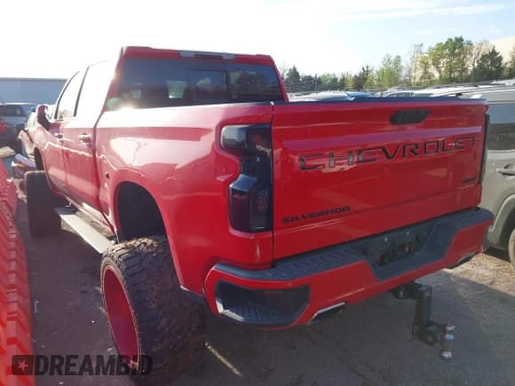 ✅ 2019 Chevrolet Silverado 1500 RST • VIN: 3GCUYEED7KG139009 • Lot: 42021583. Wystawiony na IAAI z przebiegiem 78 824 mil. Bezpłatny archiwum sprzedaży aukcyjnych z USA i szczegółowy raport historii pojazdu na DreamBid. Zdjęcie 3.