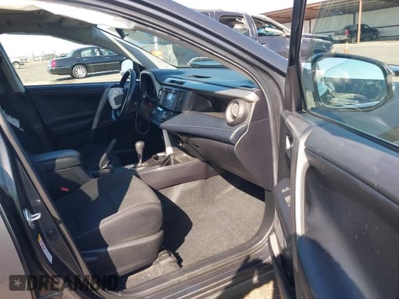 ✅ 2018 Toyota RAV4 XLE • VIN: 2T3WFREV6JW484903 • Lot: 43411750. Listed on IAAI with 78,833 mi. Free auction sales archive from the USA and detailed vehicle history report at DreamBid. Image 5.