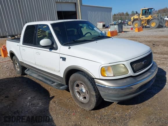 ✅ 2002 Ford F-150 XLT • VIN: 1FTRW07622KD25031 • Lot: 43799966. Listed on IAAI with 211,446 mi. Free auction sales archive from the USA and detailed vehicle history report at DreamBid. Image 1.