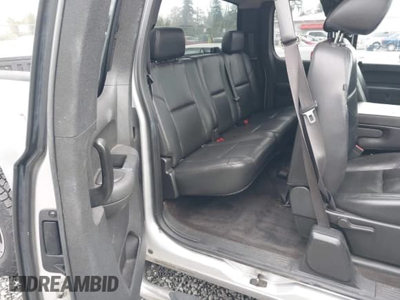 ✅ 2011 Chevrolet Silverado 1500 LT • VIN: 1GCRKSE30BZ300376 • Lot: 43558520. Listed on IAAI with 151,424 mi. Free auction sales archive from the USA and detailed vehicle history report at DreamBid. Image 18.