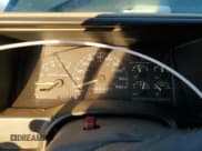 ✅ 1997 GMC Suburban • VIN: 3GKFK16RXVG513571 • Lot: 82086924. Wystawiony na Copart z przebiegiem 190 142 mil. Bezpłatny archiwum sprzedaży aukcyjnych z USA i szczegółowy raport historii pojazdu na DreamBid. Zdjęcie 9.