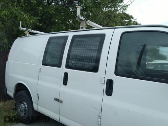 ✅ 2011 Chevrolet Express Cargo • VIN: 1GCWGFBA4B1130889 • Lot: 42071892. Listed on IAAI with 340,031 mi. Free auction sales archive from the USA and detailed vehicle history report at DreamBid. Image 14.