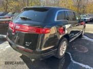 ✅ 2018 Lincoln MKT • VIN: 2LMHJ5NK6JBL02688 • Lot: 87107134. Wystawiony na Copart z przebiegiem 185 133 mil. Bezpłatny archiwum sprzedaży aukcyjnych z USA i szczegółowy raport historii pojazdu na DreamBid. Zdjęcie 4.