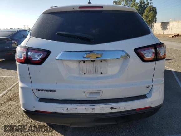 ✅ 2017 Chevrolet Traverse LT • VIN: 1GNKRGKD7HJ267088 • Lot: 82638125. Wystawiony na Copart z przebiegiem 83 811 mil. Bezpłatny archiwum sprzedaży aukcyjnych z USA i szczegółowy raport historii pojazdu na DreamBid. Zdjęcie 6.