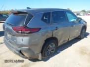 ✅ 2021 Nissan Rogue S • VIN: 5N1AT3AB2MC752554 • Lot: 43528404. Wystawiony na IAAI z przebiegiem 114 689 mil. Bezpłatny archiwum sprzedaży aukcyjnych z USA i szczegółowy raport historii pojazdu na DreamBid. Zdjęcie 4.