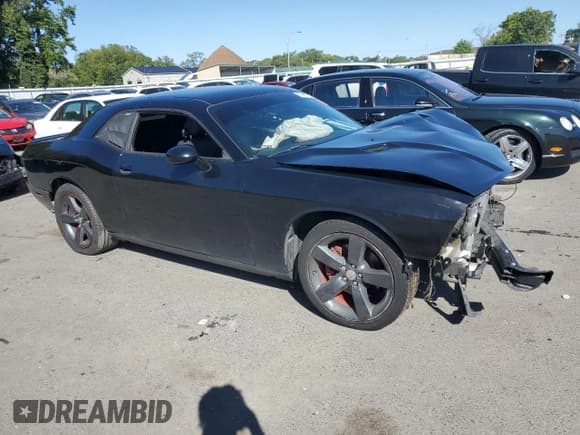 ✅ 2014 Dodge Challenger Rallye Redline • VIN: 2C3CDYAG1EH302934 • Lot: 69965104. Wystawiony na Copart z przebiegiem 67 623 mil. Bezpłatny archiwum sprzedaży aukcyjnych z USA i szczegółowy raport historii pojazdu na DreamBid. Zdjęcie 4.