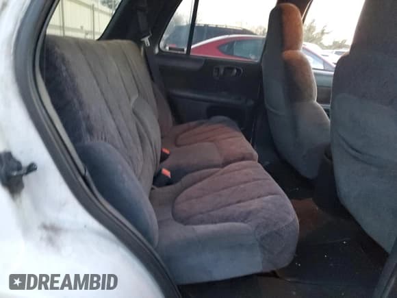 ✅ 1998 GMC Jimmy SLS • VIN: 1GKDT13W9W2506846 • Lot: 84854964. Listed on Copart with 151,051 mi. Free auction sales archive from the USA and detailed vehicle history report at DreamBid. Image 11.