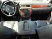 2010 Chevrolet Suburban LT z VIN 1GNUKJE36AR139025, wystawiony jako Copart lot #80656865 z przebiegiem 201 955 mil mil oraz Czysty tytuł • Clean title. Historia ofert i sprzedaży dostępna na DreamBid. Obrazek 8.