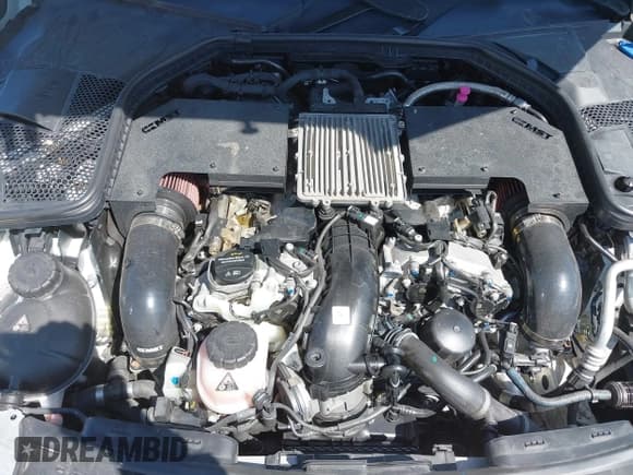 ✅ 2020 Mercedes-Benz C 43 AMG • VIN: W1KWF6EB3LR597270 • Lot: 41902543. Wystawiony na IAAI z przebiegiem 37 372 mil. Bezpłatny archiwum sprzedaży aukcyjnych z USA i szczegółowy raport historii pojazdu na DreamBid. Zdjęcie 10.