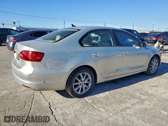 ✅ 2011 Volkswagen Jetta SE • VIN: 3VWDX7AJ3BM396774 • Lot: 94497625. Wystawiony na Copart z przebiegiem 217 220 mil. Bezpłatny archiwum sprzedaży aukcyjnych z USA i szczegółowy raport historii pojazdu na DreamBid. Zdjęcie 3.