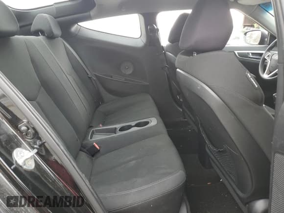 ✅ 2014 Hyundai Veloster • VIN: KMHTC6AD8EU185046 • Lot: 78541194. Wystawiony na Copart z przebiegiem 138 884 mil. Bezpłatny archiwum sprzedaży aukcyjnych z USA i szczegółowy raport historii pojazdu na DreamBid. Zdjęcie 10.