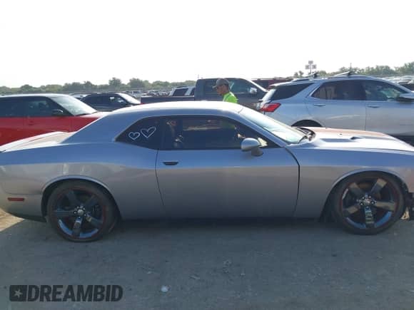 2014 Dodge Challenger SXT с VIN 2C3CDYAG3EH141115, выставлен на аукционе IAAI как лот 43092764 с пробегом 74 131 миль миль и . История ставок и продаж доступна на DreamBid. Изображение 14.