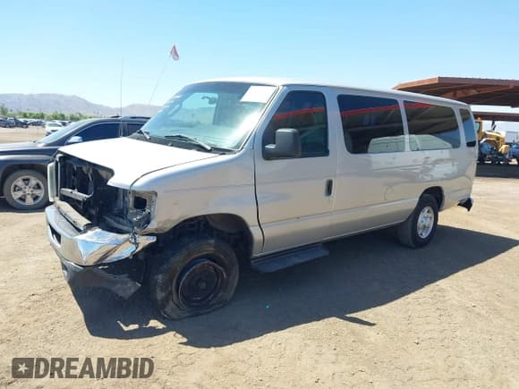 ✅ 2010 Ford Econoline Passenger XL • VIN: 1FBSS3BL8ADA23682 • Лот: 42533916. Опубликован ранее на IAAI с пробегом 515 698 миль. Бесплатный доступ к архиву аукционных продаж из США и подробный отчёт об истории автомобиля на DreamBid. Изображение 2.