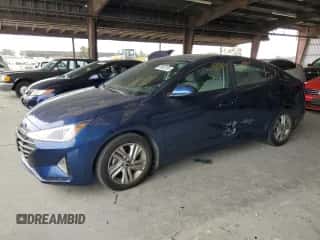 2020 Hyundai Elantra SEL z VIN 5NPD84LF9LH627627, wystawiony jako Copart lot #84047285 z przebiegiem 34 562 mil mil oraz Szkoda całkowita • Salvage title. Historia ofert i sprzedaży dostępna na DreamBid. Obrazek 1.
