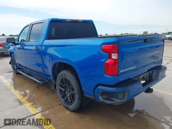 ✅ 2023 Chevrolet Silverado 1500 Custom • VIN: 1GCPABEK4PZ110427 • Lot: 42484579. Wystawiony na IAAI z przebiegiem 35 632 mil. Bezpłatny archiwum sprzedaży aukcyjnych z USA i szczegółowy raport historii pojazdu na DreamBid. Zdjęcie 3.