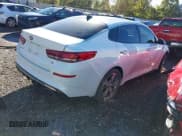 ✅ 2019 Kia Optima LX • VIN: 5XXGT4L30KG306779 • Lot: 43493768. Wystawiony na IAAI z przebiegiem Nie podano. Bezpłatny archiwum sprzedaży aukcyjnych z USA i szczegółowy raport historii pojazdu na DreamBid. Zdjęcie 4.