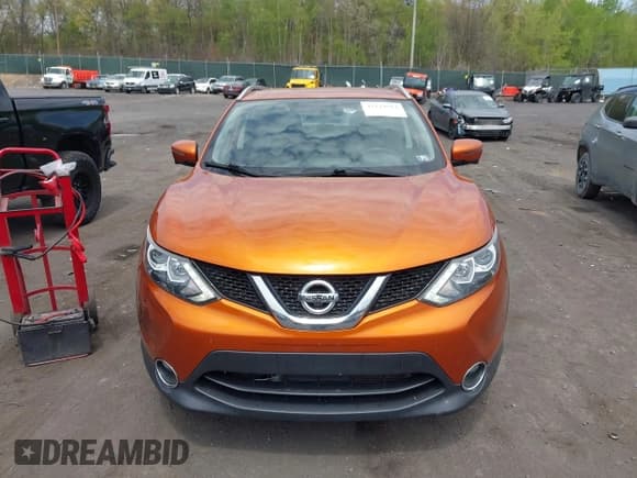 ✅ 2017 Nissan Rogue SL • VIN: JN1BJ1CR2HW103602 • Lot: 42124914. Wystawiony na IAAI z przebiegiem 59 780 mil. Bezpłatny archiwum sprzedaży aukcyjnych z USA i szczegółowy raport historii pojazdu na DreamBid. Zdjęcie 12.