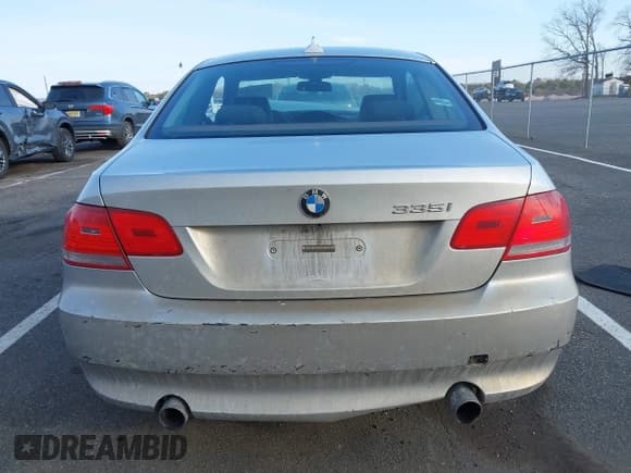 ✅ 2009 BMW 3 Series 335i xDrive • VIN: WBAWC735X9E068501 • Lot: 41726600. Listed on IAAI with 213,395 mi. Free auction sales archive from the USA and detailed vehicle history report at DreamBid. Image 16.