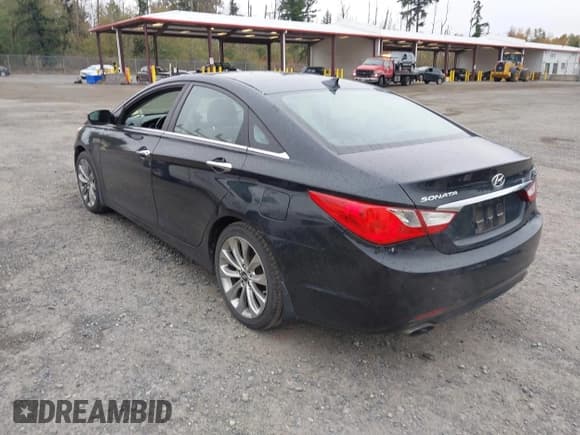 ✅ 2013 Hyundai Sonata SE • VIN: 5NPEC4AC6DH737354 • Lot: 43561373. Listed on IAAI with 120,485 mi. Free auction sales archive from the USA and detailed vehicle history report at DreamBid. Image 3.