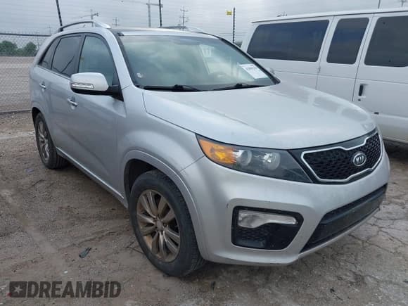 ✅ 2013 Kia Sorento SX • VIN: 5XYKW4A24DG409813 • Lot: 42096259. Listed on IAAI with 102,463 mi. Free auction sales archive from the USA and detailed vehicle history report at DreamBid. Image 1.