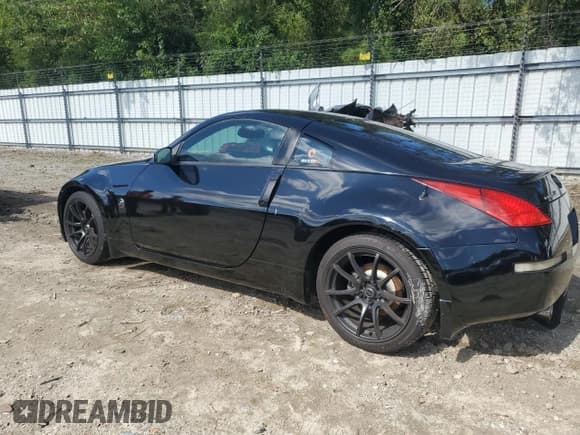 ✅ 2004 Nissan 350Z Touring • VIN: JN1AZ34E84T050511 • Лот: 72931904. Опубликован ранее на Copart с пробегом 172 253 миль. Бесплатный доступ к архиву аукционных продаж из США и подробный отчёт об истории автомобиля на DreamBid. Изображение 2.