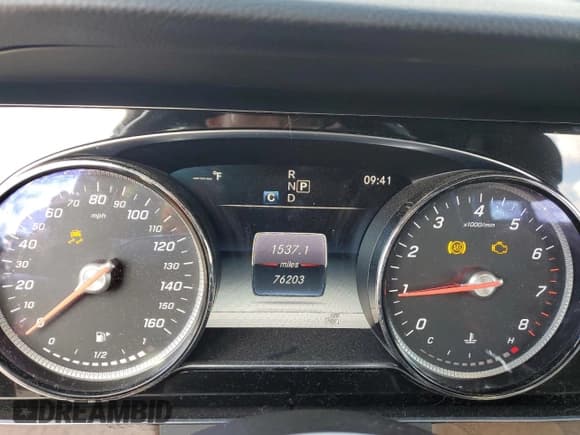 ✅ 2017 Mercedes-Benz E 300 Luxury • VIN: WDDZF4KB9HA166024 • Лот: 89682245. Опубликован ранее на Copart с пробегом 76 203 миль. Бесплатный доступ к архиву аукционных продаж из США и подробный отчёт об истории автомобиля на DreamBid. Изображение 9.