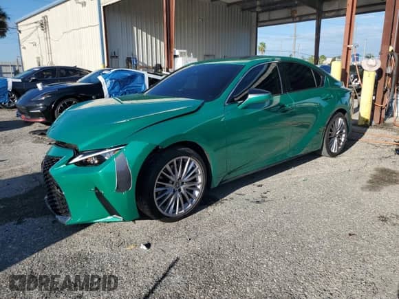 2024 Lexus IS 300 z VIN JTHDA1D23R5130806, wystawiony jako Copart lot #66090145 z przebiegiem 16 064 mil mil oraz Nie do naprawy • Non repairable. Historia ofert i sprzedaży dostępna na DreamBid. Obrazek 1.