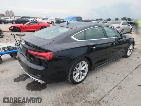 ✅ 2020 Audi A5 Sportback Premium Plus • VIN: WAUCNCF52LA001715 • Lot: 67466555. Wystawiony na Copart z przebiegiem 45 295 mil. Bezpłatny archiwum sprzedaży aukcyjnych z USA i szczegółowy raport historii pojazdu na DreamBid. Zdjęcie 3.