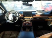 ✅ 2020 Lincoln Aviator Reserve • VIN: 5LM5J7WC5LGL35157 • Lot: 36183703. Wystawiony na Copart z przebiegiem 28 990 mil. Bezpłatny archiwum sprzedaży aukcyjnych z USA i szczegółowy raport historii pojazdu na DreamBid. Zdjęcie 8.