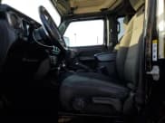 ✅ 2020 Jeep Gladiator Sport S • VIN: 1C6HJTAG1LL139948 • Lot: 89674845. Wystawiony na Copart z przebiegiem 74 779 mil. Bezpłatny archiwum sprzedaży aukcyjnych z USA i szczegółowy raport historii pojazdu na DreamBid. Zdjęcie 7.