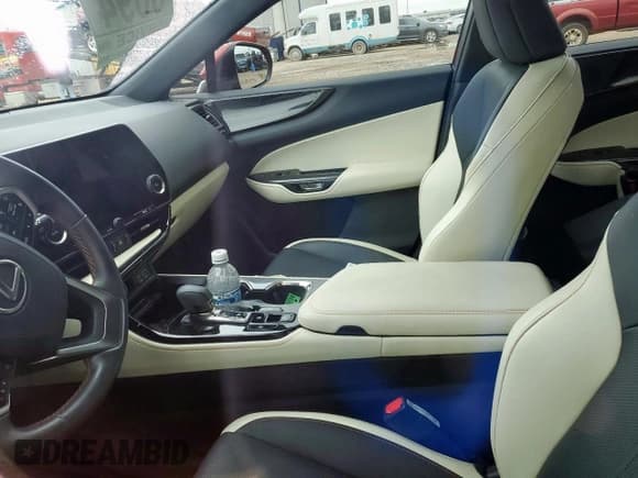 ✅ 2024 Lexus NX 250 • VIN: 2T2ADCAZ0RC007052 • Лот: 66875575. Опубликован ранее на Copart с пробегом Не указан. Бесплатный доступ к архиву аукционных продаж из США и подробный отчёт об истории автомобиля на DreamBid. Изображение 7.