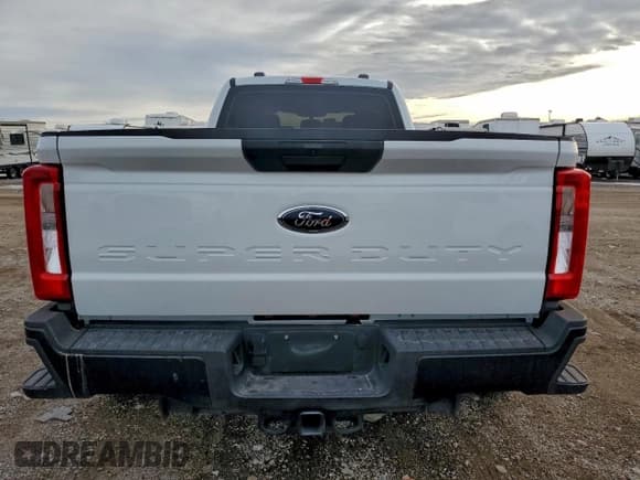 ✅ 2024 Ford F-350 XLT • VIN: 1FT8W3DT2REF49982 • Лот: 95763245. Опубликован ранее на Copart с пробегом 28 230 миль. Бесплатный доступ к архиву аукционных продаж из США и подробный отчёт об истории автомобиля на DreamBid. Изображение 6.