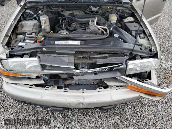 ✅ 2003 Chevrolet S-10 LS • VIN: 1GCCS19X038113093 • Лот: 51652025. Опубликован ранее на Copart с пробегом 152 282 миль. Бесплатный доступ к архиву аукционных продаж из США и подробный отчёт об истории автомобиля на DreamBid. Изображение 11.