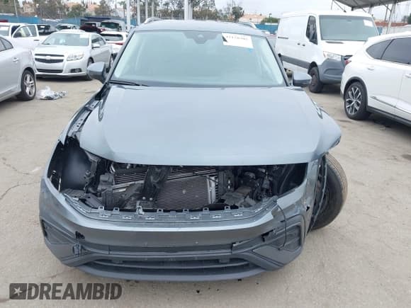 ✅ 2023 Volkswagen Tiguan SE • VIN: 3VV3B7AX0PM130980 • Lot: 42158302. Wystawiony na IAAI z przebiegiem 30 653 mil. Bezpłatny archiwum sprzedaży aukcyjnych z USA i szczegółowy raport historii pojazdu na DreamBid. Zdjęcie 13.