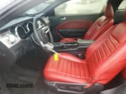 ✅ 2006 Ford Mustang GT Deluxe • VIN: 1ZVFT82H365134464 • Lot: 85395735. Wystawiony na Copart z przebiegiem 174 128 mil. Bezpłatny archiwum sprzedaży aukcyjnych z USA i szczegółowy raport historii pojazdu na DreamBid. Zdjęcie 7.