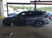 ✅ 2021 Toyota Highlander XSE • VIN: 5TDLZRBH6MS082409 • Лот: 40172495. Опубликован ранее на IAAI с пробегом 29 328 миль. Бесплатный доступ к архиву аукционных продаж из США и подробный отчёт об истории автомобиля на DreamBid. Изображение 15.