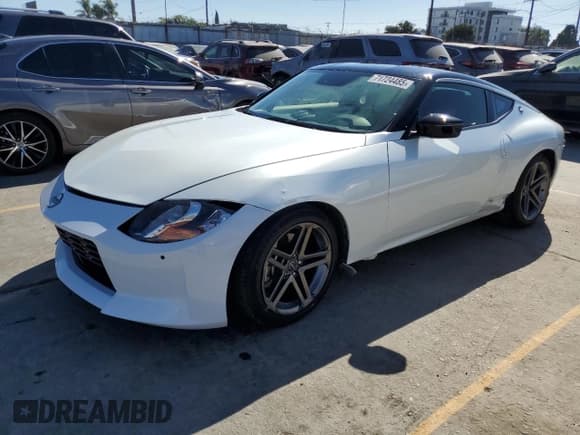 ✅ 2024 Nissan Z Sport • VIN: JN1BZ4AHXRM365319 • Lot: 71724485. Wystawiony na Copart z przebiegiem 6 370 mil. Bezpłatny archiwum sprzedaży aukcyjnych z USA i szczegółowy raport historii pojazdu na DreamBid. Zdjęcie 1.