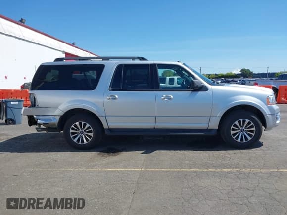 ✅ 2017 Ford Expedition Max XLT • VIN: 1FMJK1JT9HEA62410 • Lot: 42025193. Wystawiony na IAAI z przebiegiem 138 734 mil. Bezpłatny archiwum sprzedaży aukcyjnych z USA i szczegółowy raport historii pojazdu na DreamBid. Zdjęcie 14.