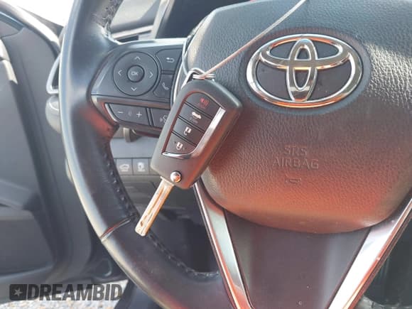 ✅ 2020 Toyota Camry SE • VIN: 4T1G11AK0LU501612 • Лот: 42241264. Опубликован ранее на IAAI с пробегом 147 066 миль. Бесплатный доступ к архиву аукционных продаж из США и подробный отчёт об истории автомобиля на DreamBid. Изображение 11.