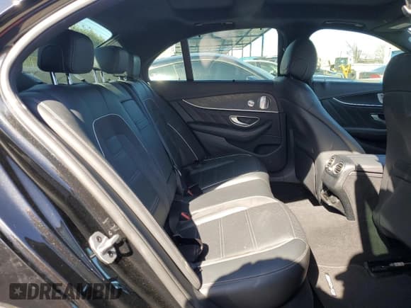 ✅ 2020 Mercedes-Benz E 63 S AMG • VIN: WDDZF8KB8LA717950 • Лот: 44249075. Опубликован ранее на Copart с пробегом 27 991 миль. Бесплатный доступ к архиву аукционных продаж из США и подробный отчёт об истории автомобиля на DreamBid. Изображение 10.