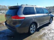 ✅ 2011 Toyota Sienna LE • VIN: 5TDKK3DCXBS035282 • Lot: 43722162. Listed on IAAI with 208,173 mi. Free auction sales archive from the USA and detailed vehicle history report at DreamBid. Image 4.