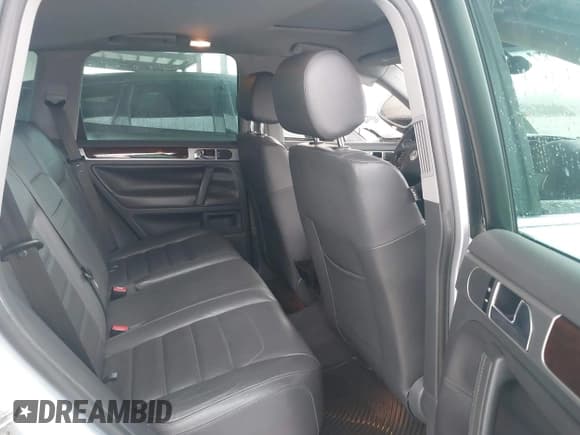 ✅ 2008 Volkswagen Touareg V6 • VIN: WVGBE77LX8D044509 • Lot: 43746471. Listed on IAAI with 112,409 mi. Free auction sales archive from the USA and detailed vehicle history report at DreamBid. Image 8.