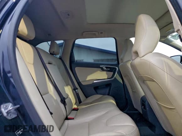 ✅ 2016 Volvo XC60 T5 Premier • VIN: YV4612RK5G2842450 • Лот: 94962445. Опубликован ранее на Copart с пробегом 123 526 миль. Бесплатный доступ к архиву аукционных продаж из США и подробный отчёт об истории автомобиля на DreamBid. Изображение 11.