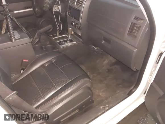 2008 Dodge Nitro R/T with VIN 1D8GT58638W218746, listed as a IAAI auction lot 42200153 with 186,676 mi miles and . Bid and sale history available at DreamBid. Image 5.