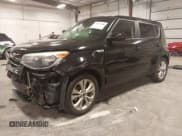 ✅ 2019 Kia Soul + • VIN: KNDJP3A5XK7668524 • Lot: 43655308. Wystawiony na IAAI z przebiegiem 80 692 mil. Bezpłatny archiwum sprzedaży aukcyjnych z USA i szczegółowy raport historii pojazdu na DreamBid. Zdjęcie 20.