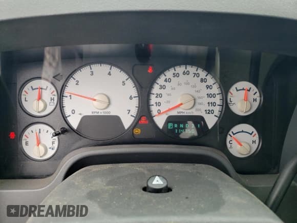 ✅ 2006 Dodge 2500 ST • VIN: 3D7KS26D26G187499 • Lot: 61605005. Wystawiony na Copart z przebiegiem 114 750 mil. Bezpłatny archiwum sprzedaży aukcyjnych z USA i szczegółowy raport historii pojazdu na DreamBid. Zdjęcie 9.