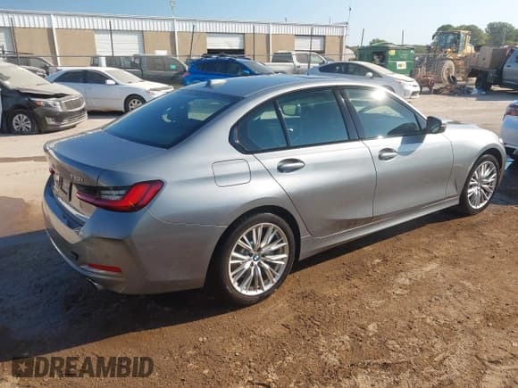 ✅ 2023 BMW 3 Series 330i xDrive • VIN: 3MW89FF02P8D32537 • Lot: 43335072. Listed on IAAI with 26,188 mi. Free auction sales archive from the USA and detailed vehicle history report at DreamBid. Image 4.