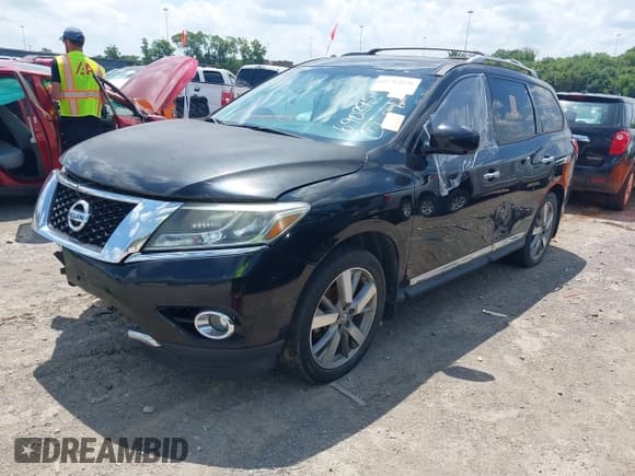 ✅ 2013 Nissan Pathfinder SL • VIN: 5N1AR2MM3DC690295 • Lot: 42783096. Listed on IAAI with 147,260 mi. Free auction sales archive from the USA and detailed vehicle history report at DreamBid. Image 2.