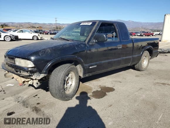 ✅ 2000 Chevrolet S-10 LS • VIN: 1GCCS1959Y8231035 • Лот: 85267394. Опубликован ранее на Copart с пробегом Не указан. Бесплатный доступ к архиву аукционных продаж из США и подробный отчёт об истории автомобиля на DreamBid. Изображение 1.