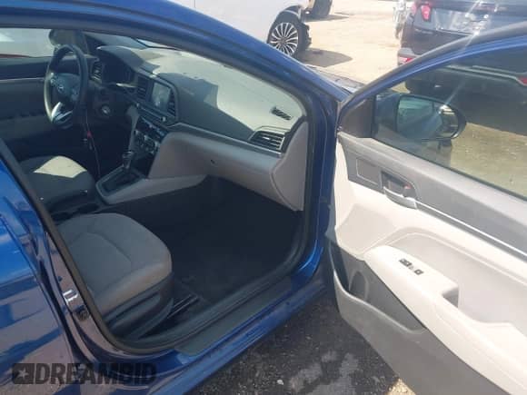 ✅ 2020 Hyundai Elantra SEL • VIN: 5NPD84LF0LH541106 • Lot: 42976268. Wystawiony na IAAI z przebiegiem 131 538 mil mil. Skorzystaj z bezpłatnego archiwum sprzedaży aukcyjnych z USA i zobacz szczegółowy raport historii pojazdu na DreamBid. Zdjęcie 5.